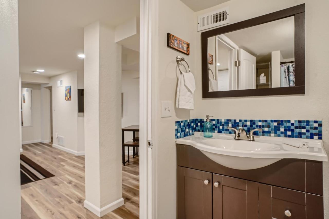 Sloans Lake Getaway - Basement Apartment Near Broncos And Downtown Denver Лейквуд Екстер'єр фото