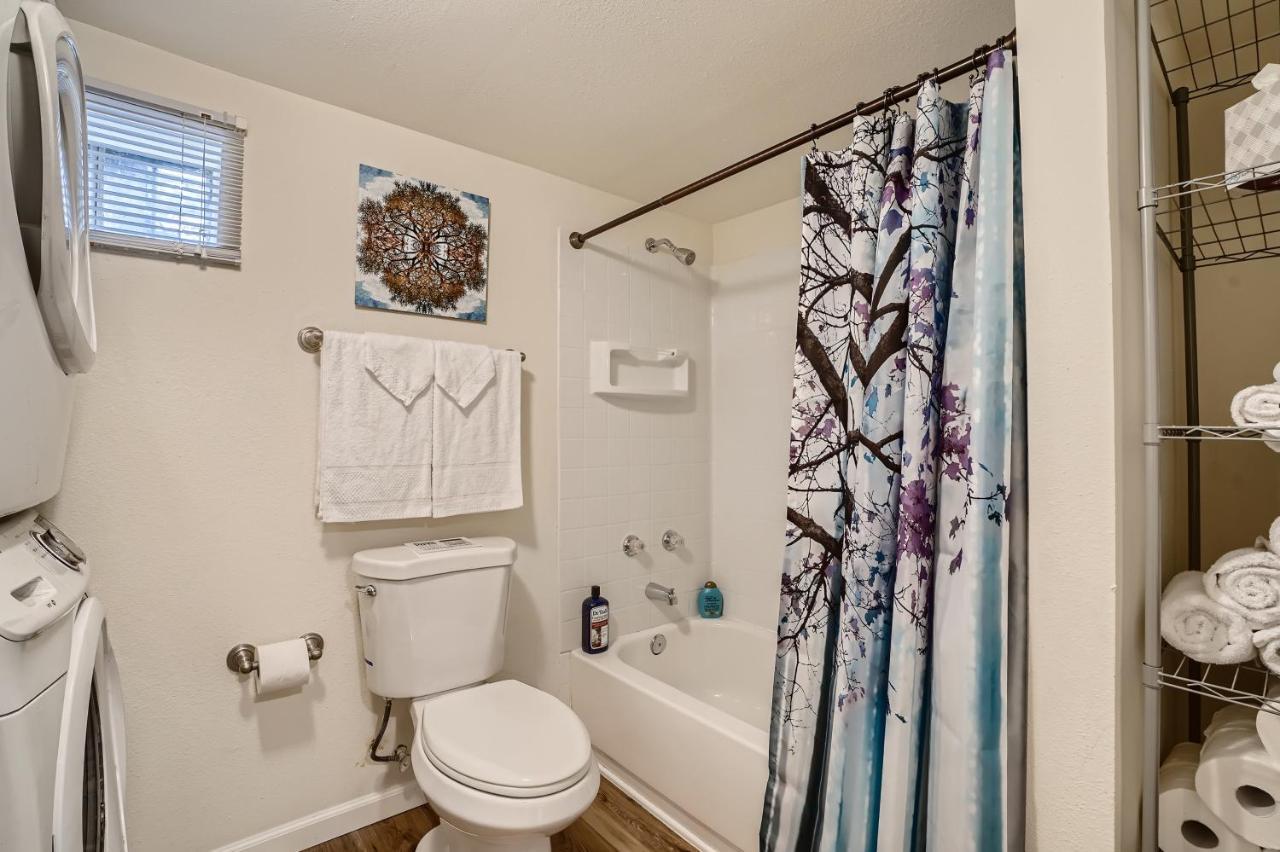 Sloans Lake Getaway - Basement Apartment Near Broncos And Downtown Denver Лейквуд Екстер'єр фото